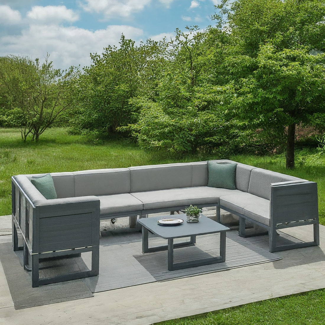 5 Outdoor Living Trends for 2024: Elevate Your Outdoor Space